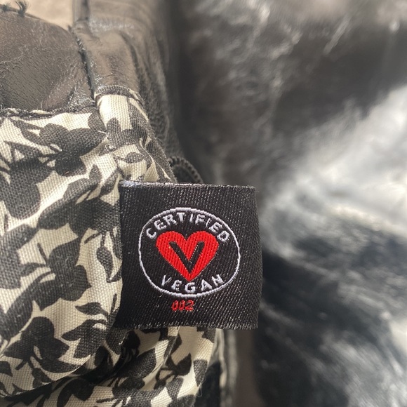 Urban Expressions black vegan woven clutch - Picture 8 of 9